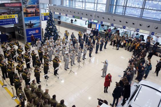 У Харківському аеропорту вшанували «кіборгів»