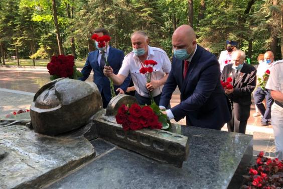В Харьковской области почтили память жертв войны в Украине