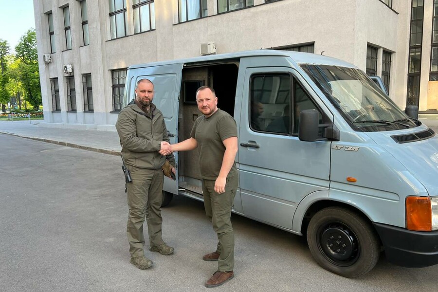 Харківській ОВА передали броньований автомобіль