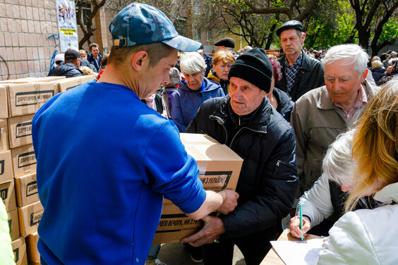 Понад 20 тисяч продуктових наборів за добу передали на пункти видачі гуманітарної допомоги