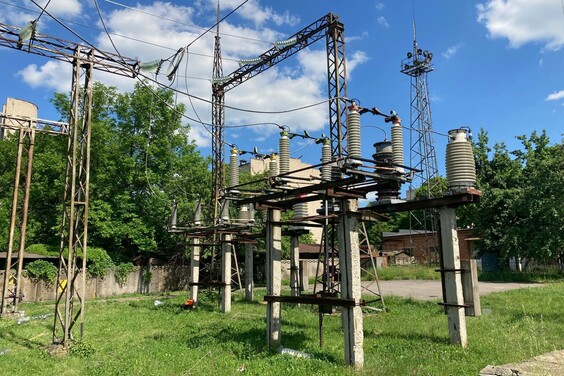 У Харкові відновили пошкоджену обстрілами електропідстанцію