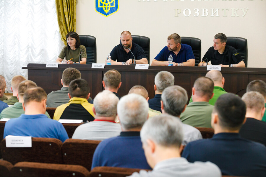 Олег Синегубов дал поручение максимально привести в соответствие укрытия города и области