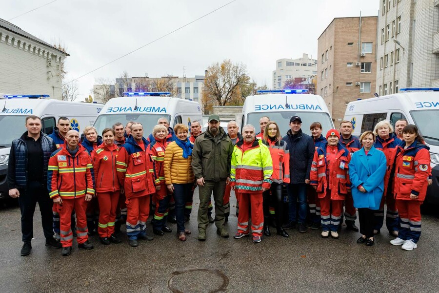 П’ять нових карет швидкої допомоги та акушерсько-гінекологічну мобільну амбулаторію отримали медики Харківщини