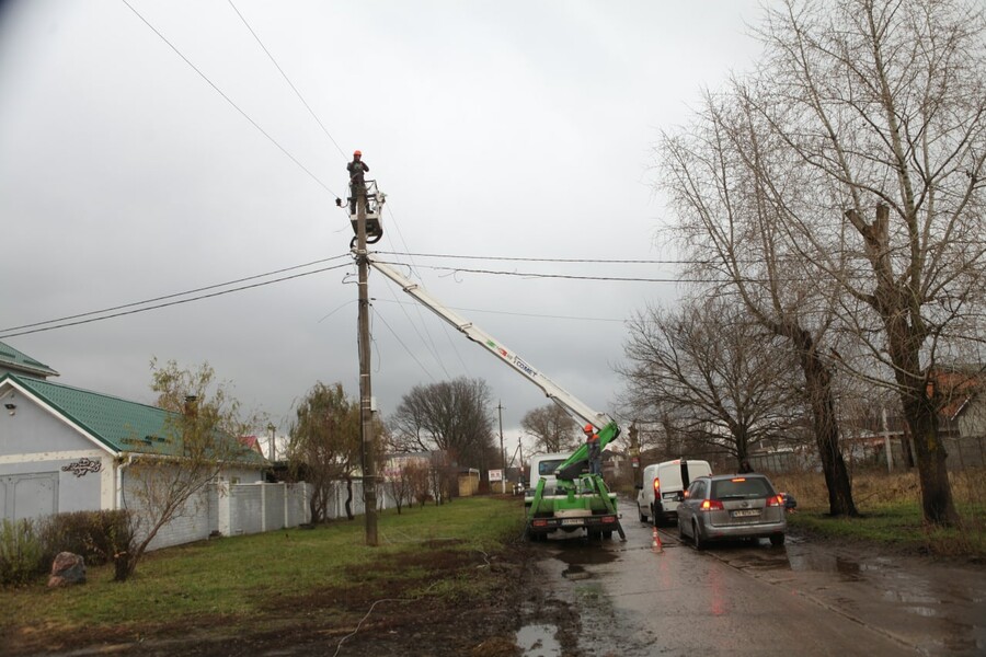 Енергетики повернули світло до села, знеструмленого з початку війни