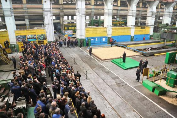 Президент України разом з послом США в Україні Джеффрі Пайєттом і головою ХОДА Ігорем Райніним відвідав ПАТ «Турбоатом»