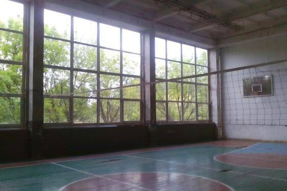 До початку навчального року у Вільчанській школі зроблять новий спортивний зал